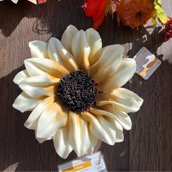 Brand New!! 6ft Fall Garland With Pumpkin  + Flower - Picture 3 of 4